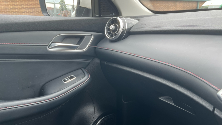 MG Hs 1.5 T-GDI Excite 5dr DCT Petrol Hatchback